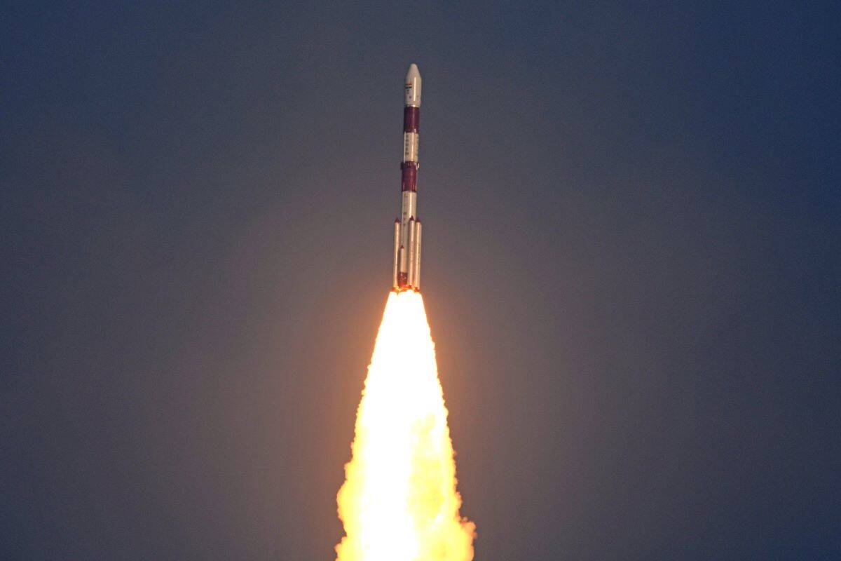 ISRO ने PSLV के जरिए अंतरिक्ष में भेजे 19 उपग्रह, इतिहास में यह अब तक के सबसे लंबे अभियानों में से एक