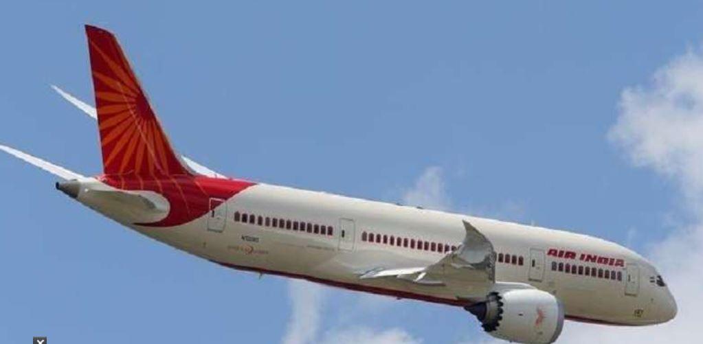 मुंबई-रायपुर एयर इंडिया फ्लाइट की ​लैंडिंग के दौरान आई तकनीकी खराबी, विमान का इंजन बंद नहीं होने से मचा हडकंप