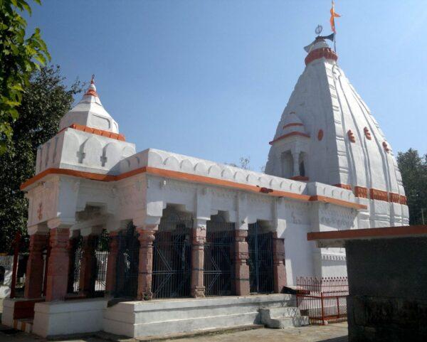 प्रसिद्ध है सिरपुर का गंधेश्वर मंदिर, जहां शिवलिंग से निकलती है गंध