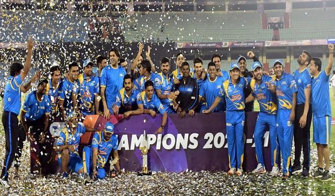 CM भूपेश बघेल ने विजेता टीम इंडिया लीजेंड्स को प्रदान की ट्राफी, सचिन के चौकों ने जीता दिल, श्रीलंका को 14 रनों से हराया