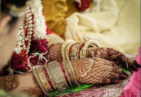 विदाई के वक्त इतनी रोई दुल्हन कि आया हार्ट अटैक, अस्पताल पहुंचने से पहले मौत