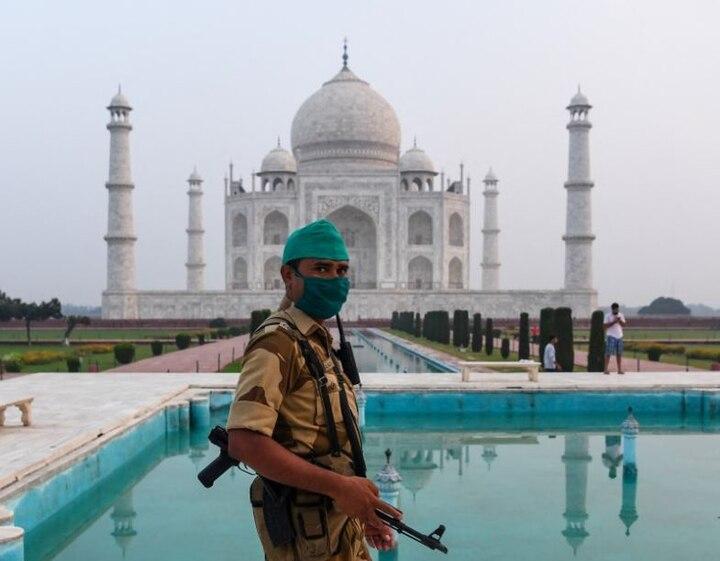 ताजमहल को बम से उड़ाने की धमकी... मचा हड़कंप, हर दिन आते हैं हजारों पर्यटक