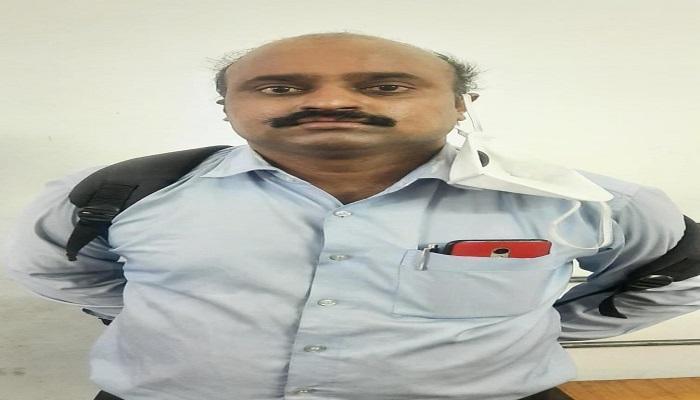 ब्लैक में रेमडेसिविर बेचने वाला एम. आर. गिरफ्तार, युवकों से बिकवा रहा था इंजेक्शन