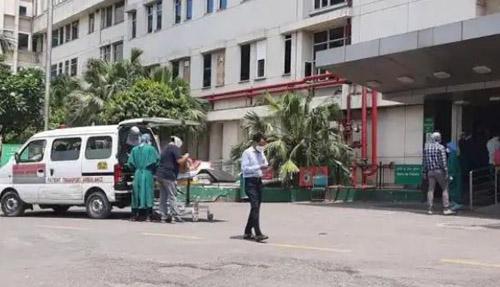दिल्ली के सर गंगाराम अस्पताल में अक्सीजन को लेकर हाहाकार, 25 की मौत, 60 की जान पर लटकी तलवार