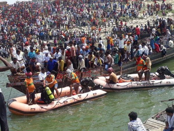 बड़ा हादसाः पटना में दानापुर के पीपा पुल को तोड़ पिकअप गंगा में समाई, 9 की मौत