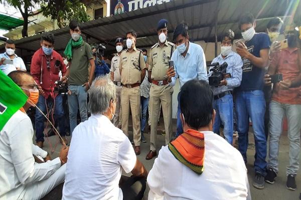 लिखित शिकायत नहीं तो फिर गिरफ्तारी नहीं, पुलिस ने भाजपा नेताओं को लौटाया वापस
