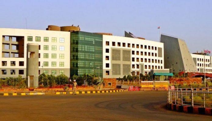 raipur-mantralya-bhavan कोरोना काल के बीच जिला प्रशासन की पहल, अनुकंपा नियुक्ति आवेदन मिलने के तीन दिवस के भीतर दी गई नियुक्ति