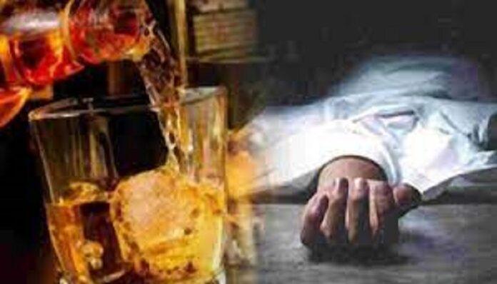 शराब की लत ने फिर ली 7 लोगों की जान, अल्कोहल युक्त सिरप पीने से हुई मौत शराब की लत ने फिर ली 7 लोगों की जान, अल्कोहल युक्त सिरप पीने से हुई मौत