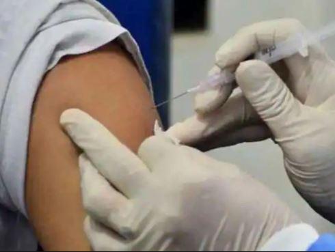 एक्शन में मोदी : राज्यों को मुफ्त वैक्सीन देने केंद्र ने 44 करोड़ डोज का ऑर्डर दिया, 30% रकम भी जारी