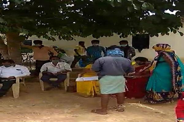 कर्नाटक में बंधक रायगढ़ जिले के मजदूर कराये गए रिहा, मंत्री उमेश पटेल की पहल पर स्थानीय प्रशासन ने की कार्रवाई