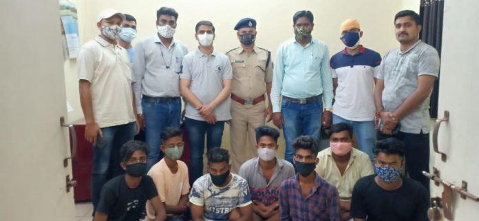 सूरत से डकैती कर भागने वाले 7 आरोपियों को RPF रायपुर ने किया गिरफ्तार, नगद समेत सोने का आभूषण बरामद