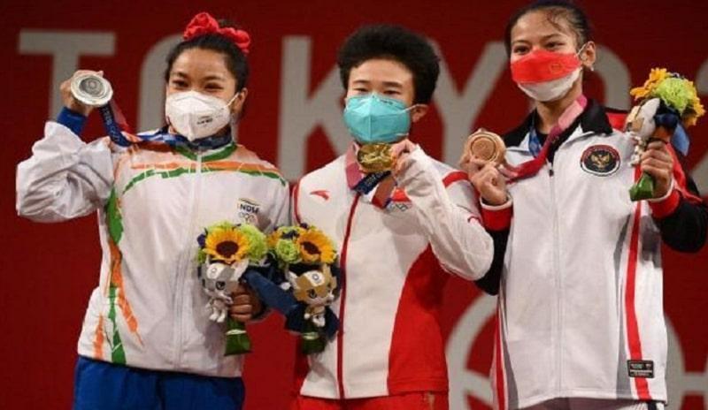 Tokyo Olympics: गोल्ड में अपग्रेड हो सकता है मीराबाई चानू का सिल्वर, चाइनीज वेटलिफ्टर होऊ का होगा डोप टेस्ट
