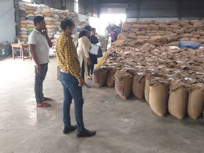 Chhattisgarh Paddy Procurement : इन राइस मिलर्स पर गिरी गाज, 9 करोड़ का चावल और धान जब्त