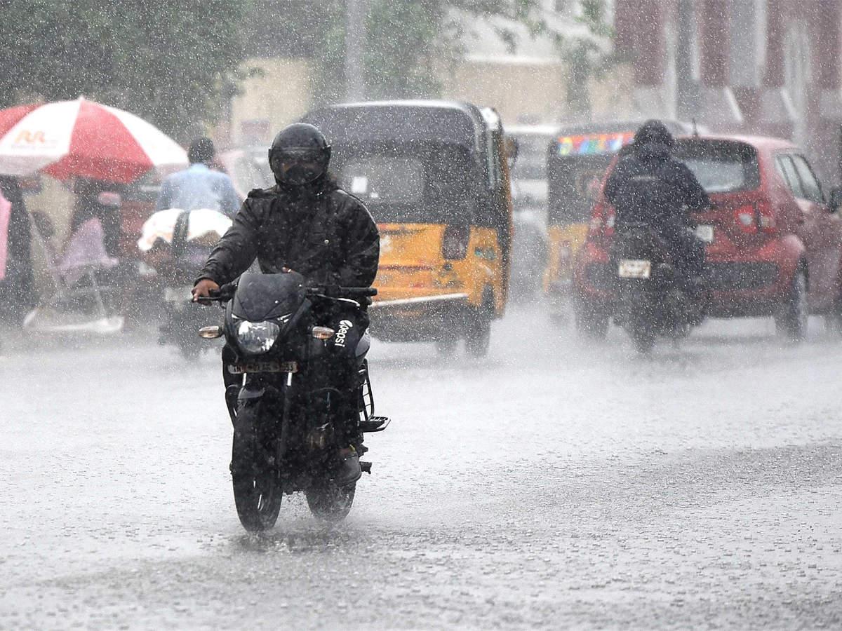 तीन दिनों के अंदर देश के कई इलाकों में बारिश की संभावना, इन 12 राज्यों में यलो अलर्ट जारी