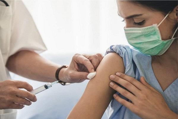 देश के कई बड़े राज्यों से छत्तीसगढ़ टीकाकरण में आगे, 8 जुलाई तक 1.04 करोड़ को दी गई कोरोना वैक्सीन