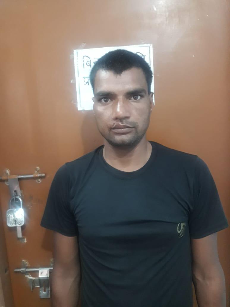 अश्लील वीडियो कॉल कर ब्लैकमेल करने वाला युवक राजस्थान के अलवर से गिरफ्तार, अब तक 50 लोगों को लगा चुका है लाखों की चपत