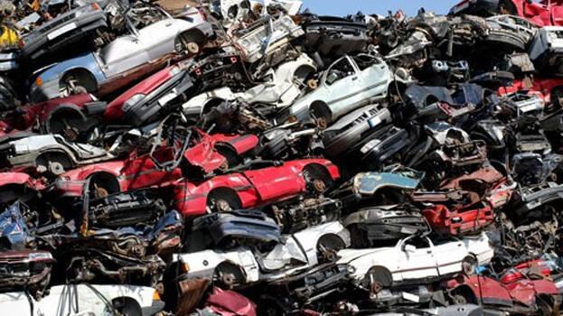 आज से लागू हुई Vehicle Scrappage Policy , पुरानी कार के मालिकों को मिलेंगे ढेरों फायदे