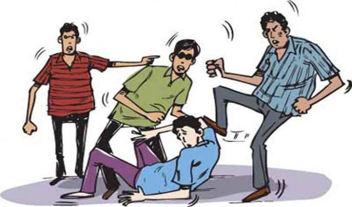 Fight ब्रेकिंग- विधानसभा उपाध्यक्ष मनोज मंडावी के बेटे के साथ बदमाशों की मापीट, हाथ-पैर और सिर पर आई गंभीर चोटें... आठ आरोपियों में से 2 आरोपी गिरफ्तार