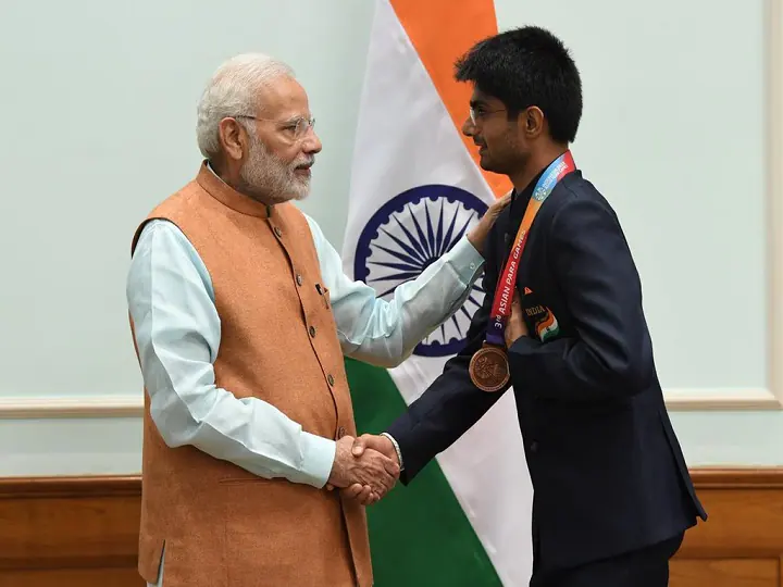 Suhas Yathiraj also became the first IAS officer to win a medal in Paralympics, President-PM congratulated