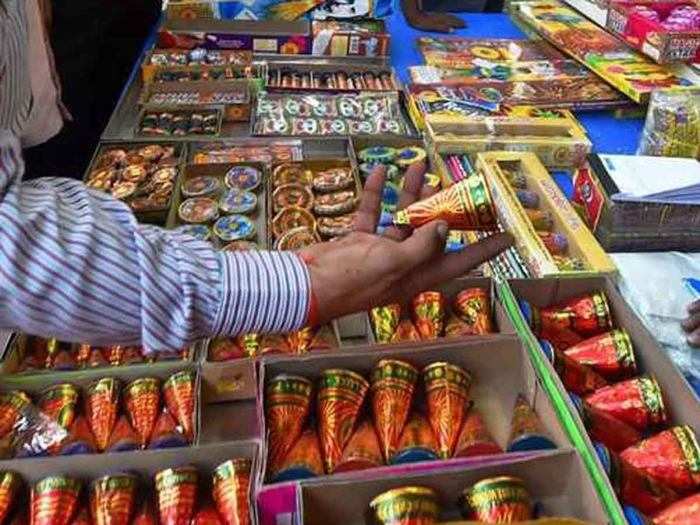 This time the firecrackers will not burst, the Chief Minister banned the storage and sale, tweeted the information