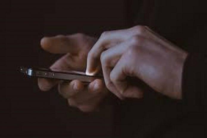 The obscene WhatsApp chat in the name of this excise officer is going viral, may be related to honey trap The obscene WhatsApp chat in the name of this excise officer is going viral, may be related to honey trap
