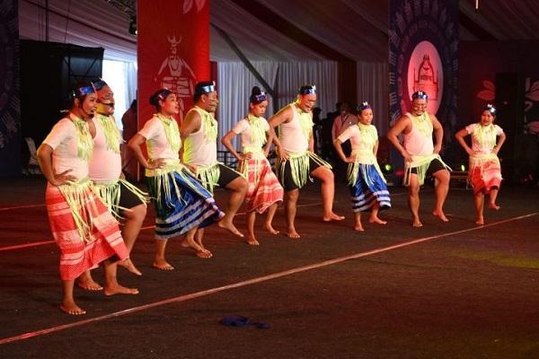 निकोबारी नर्तकों के पद की थाप ने राष्ट्रीय आदिवासी नृत्य महोत्सव में समा बांधा, दर्शकों ने तालियों से बढ़ाया उत्साहवर्धन