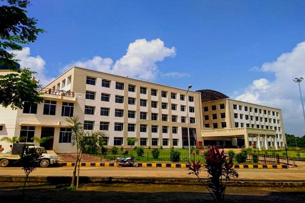 फेयरवेल पार्टी में कोरोना ब्लास्ट : जगदलपुर मेडिकल कॉलेज के 10 स्टाफ की रिपोर्ट आई पॉजिटिव, मचा हड़कंप