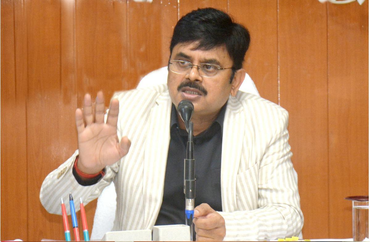 नाराज कलेक्टर ने 4 CMO की दो-दो वेतन वृद्धि रोकने के दिए निर्देश, बैठक से गैरहाजिर रहने पर की कार्रवाई