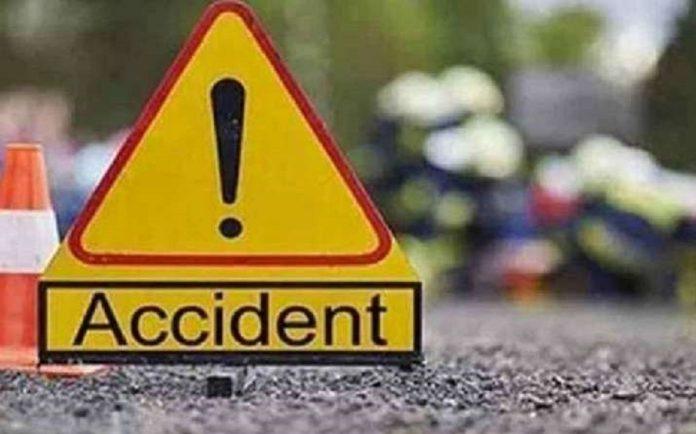 ACCIDENT: डोंगरगढ़ से लौट रहे 3 लोगों की सड़क हादसे मौत, सीएम ने ट्वीट कर जताया शोक ACCIDENT: डोंगरगढ़ से लौट रहे 3 लोगों की सड़क हादसे मौत, सीएम ने ट्वीट कर जताया शोक