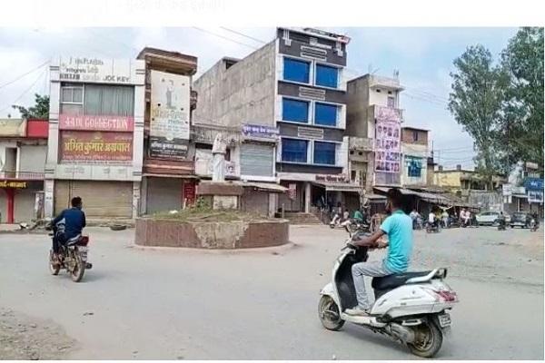 पत्थलगांव हादसे के विरोध में जशपुर जिला रहा बंद, पुलिस अधिकारियों की बर्खास्तगी और पर्याप्त मुआवजे की मांग