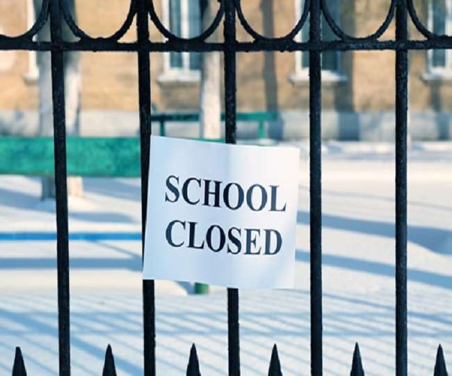 15 जनवरी तक अब यहां स्कूल, कॉलेज और सभी शैक्षणिक संस्थान रहेंगे बंद, रात 10 से सुबह 5 बजे तक नाइट कर्फ्यू का ऐलान
