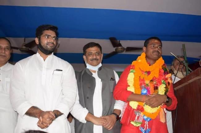 बिहार उपचुनाव परिणाम - 2021: कुशेश्‍वरस्‍थान में जदयू की शानदार जीत, तारापुर में भी जेडीयू आगे
