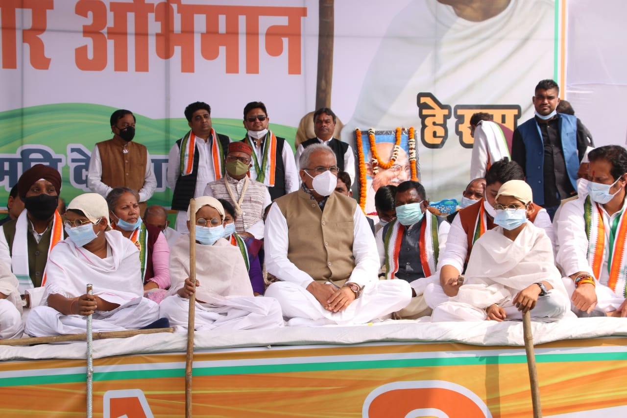 नफरत फैलाने वालों से सावधान रहने की जरूरत है, ऐसे लोग समाज के लिए कोढ़ हैं- सीएम बघेल