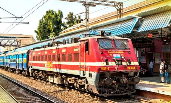 बढ़ सकती है आपकी परेशानी... बिलासपुर और रायपुर से होकर गुजरने वाली 23 ट्रेनें अचानक हुईं रद्द, यात्रा करने के पहले जरूर चेक करें ये लिस्ट