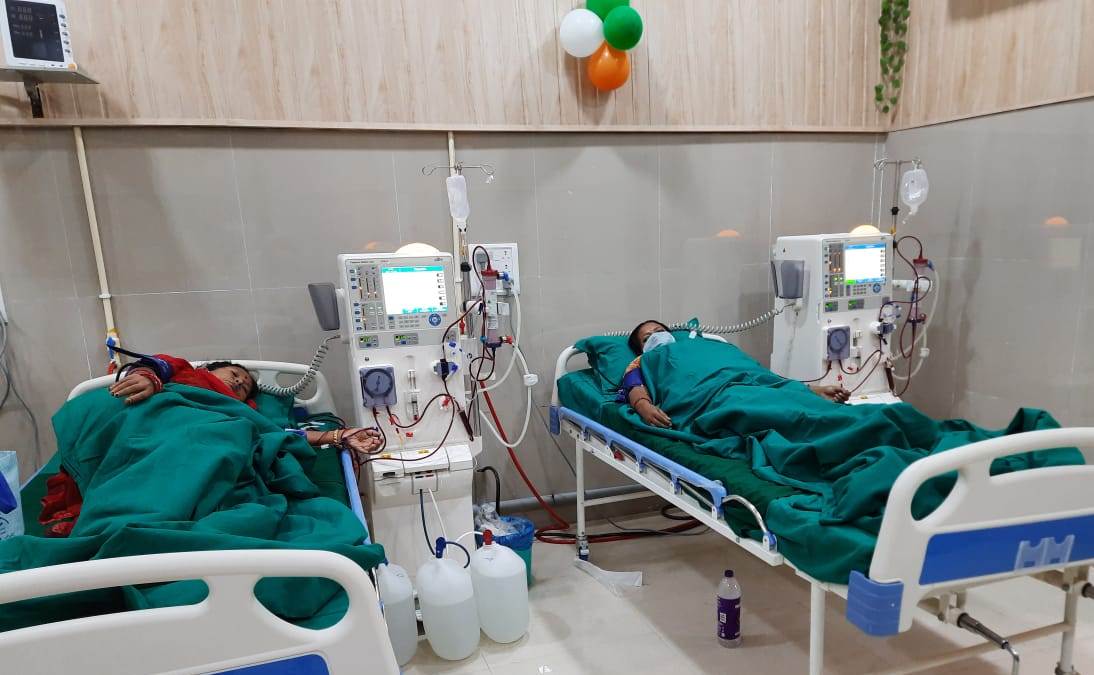 माओवादी क्षेत्रों के 19 हजार से अधिक मरीजों को मिली निःशुल्क डायलिसिस सेशन से राहत, प्रदेश के 10 जिला अस्पतालों में जल्द शुरू होगी यह सुविधा
