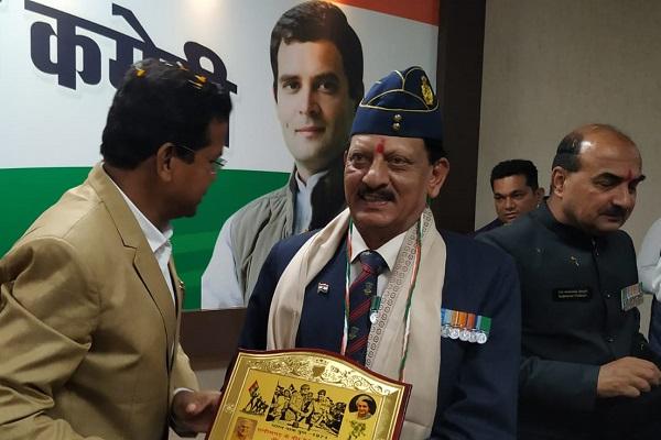 बांग्लादेश मुक्ति युद्ध के 50 वर्ष पूरे होने पर वीर सैनिकों का कांग्रेस ने किया सम्मान