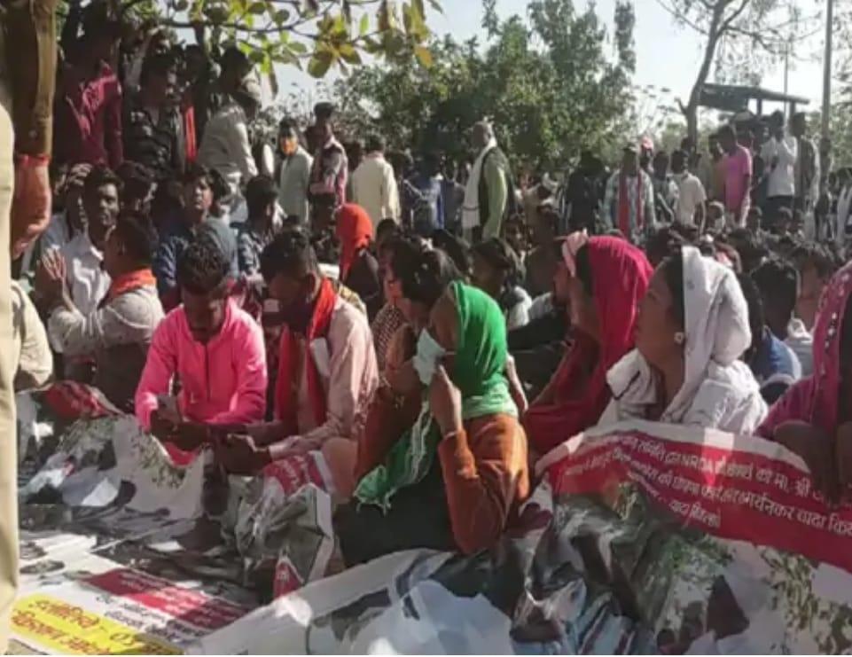 नवा रायपुर के किसानों ने अपने हक के लिए खोला मोर्चा