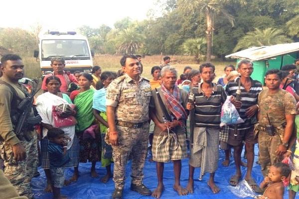 नए साल के पहले दिन एक ही गांव के 44 नक्सलियों ने किया समर्पण, ग्रामीणों की समझाईश के चलते सुकमा पुलिस को मिली सफलता