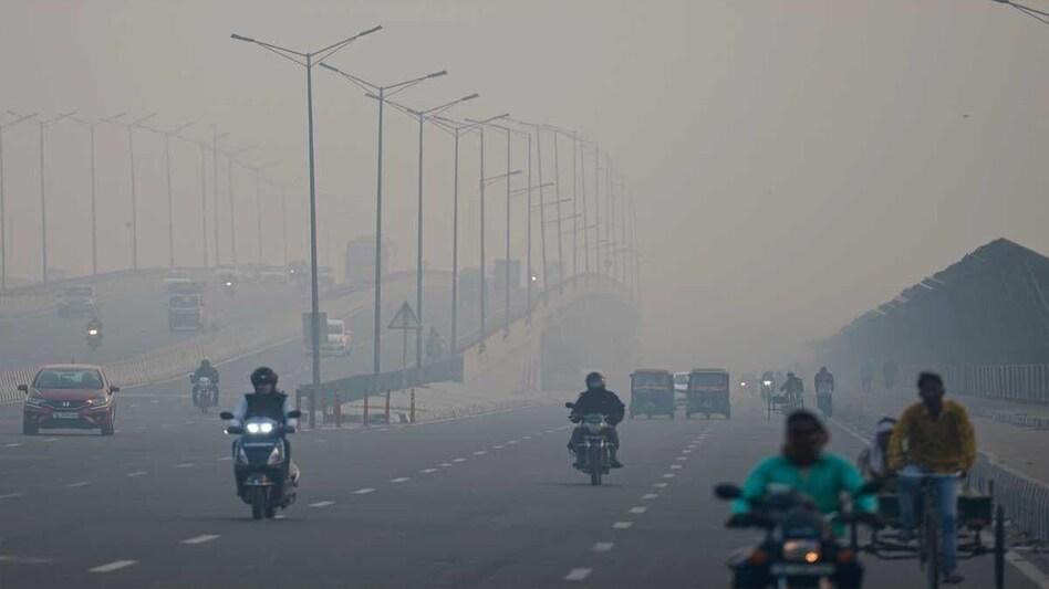 वायु प्रदूषण का स्तर बढ़ने से राजधानी के इन जगहों में 33% कम हुआ लोगों का आनाजाना : सर्वे रिपोर्ट