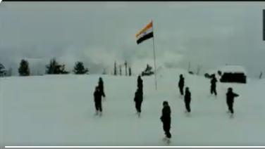 भारतीय सेना के जवानों का बर्फ में डांस करने वीडियो आया सामने, जो दुश्मनों के छक्के छुड़ाने के लिए हैं काफी, देखें Video