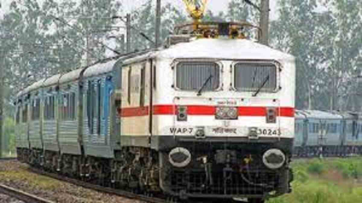 8 trains going to Tirupati and Puri via Chhattisgarh canceled, 11 routes changed