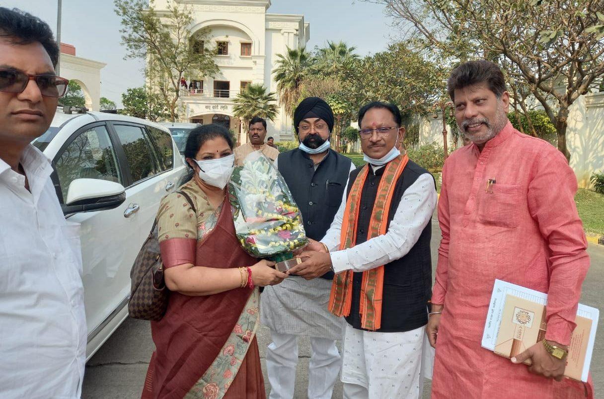 छत्तीसगढ़ बजट से पहले अचानक राजधानी पहुंची डी पुरंदेश्वरी, किया आगामी विधानसभा चुनाव में जीत का दावा