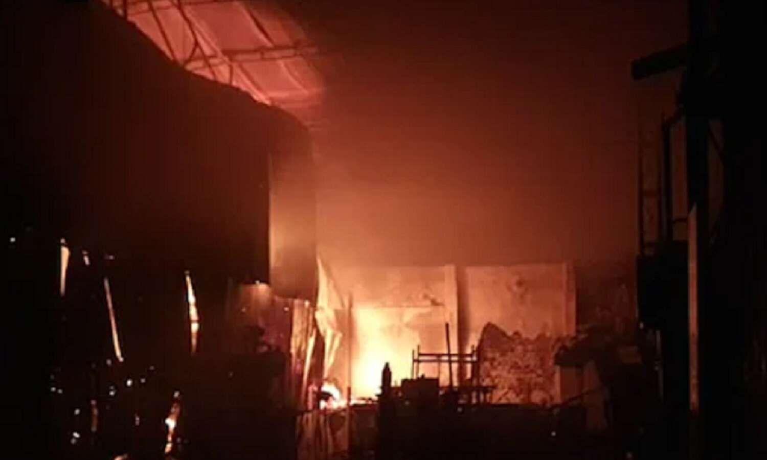 हैदराबाद के कबाड़ गोदाम में आग लगने से बिहार के 11 मजदूरों की मौत