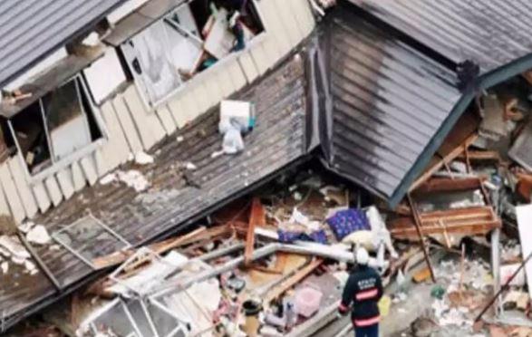 जापान में भूकंप, 20 लाख घरों में बिजली गुल, चलती बुलेट ट्रेन पटरी से उतरी, सुनामी की चेतावनी