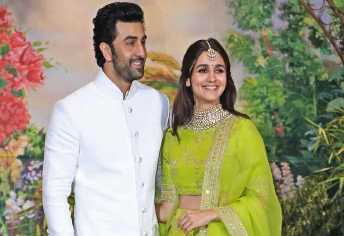 रणबीर-आलिया वेडिंग : रस्में शुरू रणबीर-आलिया 14 अप्रैल को बंध सकते हैं, शादी के बंधन में, नात‍िन और बेटी र‍िद्ध‍िमा के साथ पहुंचीं नीतू कपूर