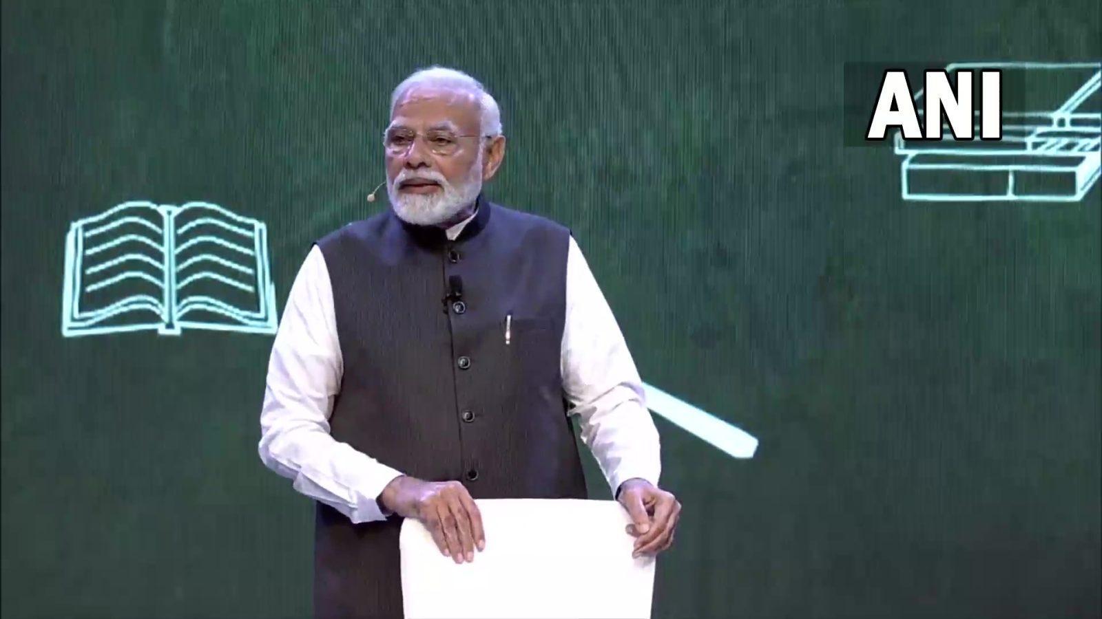 परीक्षा पे चर्चा पर पीएम मोदी ने छात्रों को बताए सफलता के मंत्र-सेल्फ मोटिवेट होना जरूरी, अपनी कमी को शक्ति बनाएं