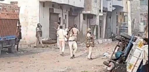 Stone pelting on Ram Navami procession in Khargone, 77 arrested so far, SP injured due to bullet shrapnel, curfew enforced