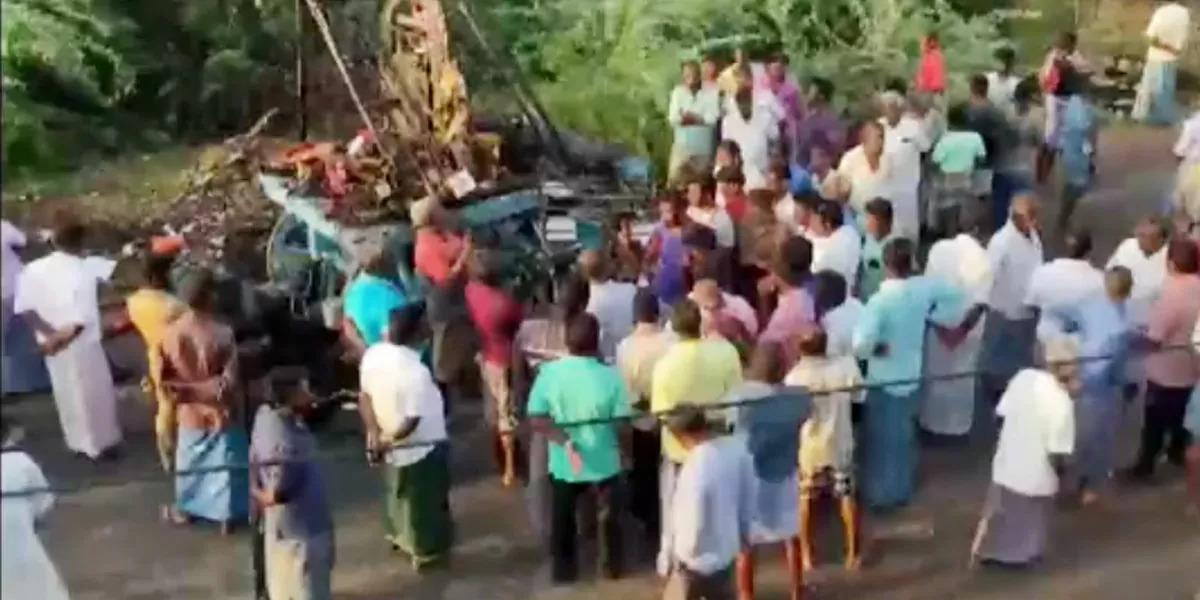 Accident : मंदिर की रथयात्रा के दौरान बड़ा हादसा, करंट लगने से 2 बच्चों समेत 11 की हुई मौत