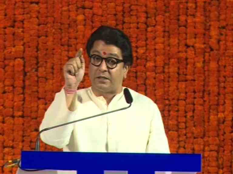 मस्जिदों से नहीं हटाए लाउडस्पीकर तो बजने लगेगा हनुमान चालीसा राज ठाकरे ने दी महाराष्ट्र सरकार को कड़ी चेतावनी