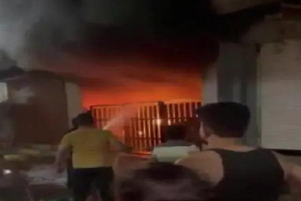 दर्दनाक हादसा : इमारत में लगी भीषण आग, चंद मिनटों में जल गए सात लोग, हुई मौत